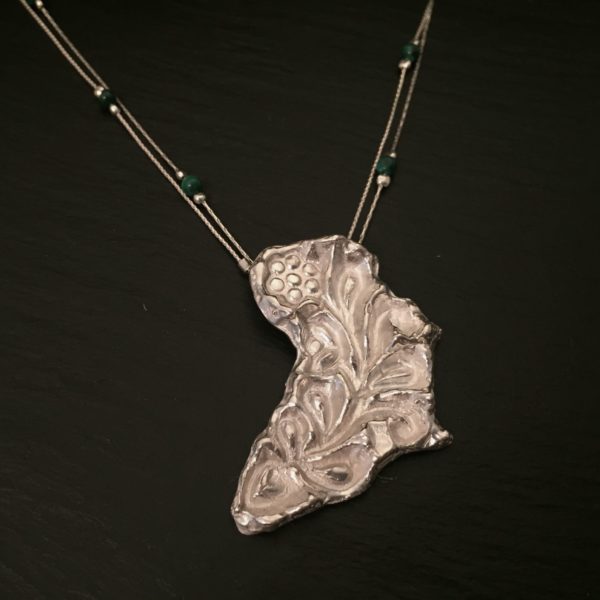 africa-pendant-malachite-front-sandrakernsjewellery africa-pendant-malachite-front-sandrakernsjewellery