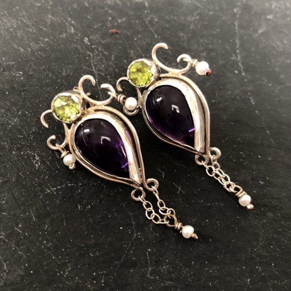 amethyst-peridot-pearl-suffragette-earrings-sandrakernsjewellery