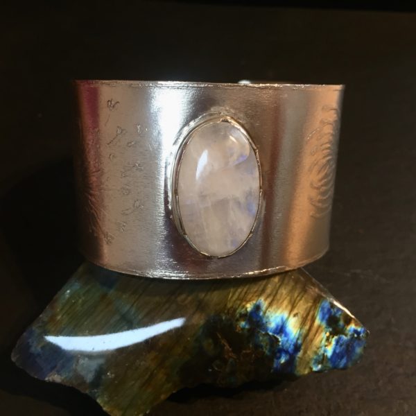 etched-bangle-silver-moonstone-front-sandrakernsjewellery