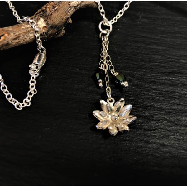 flower-swarovski-green-pendant-sandrakernsjewellery