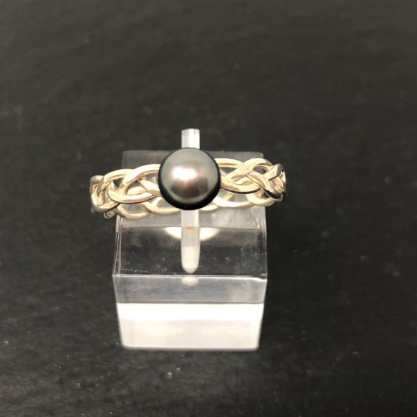 freshwater-pearl-plaited-ring-silver-sandrakernsjewellery