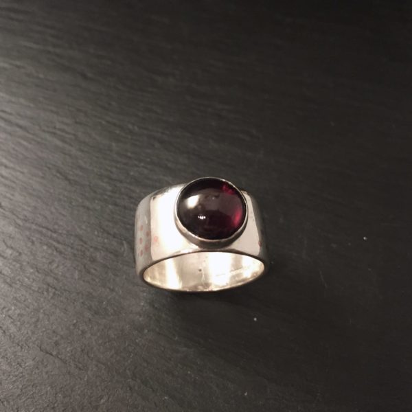 garnet-copper-ring-front-sandrakernsjewellery