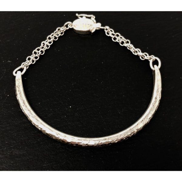 hammered-half-bangle-clasp-chain-sandrakernsjewellery