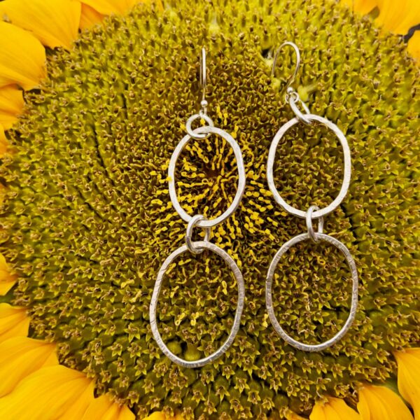 hammered-oval-silver-earrings-front-sandrakernsjewellery