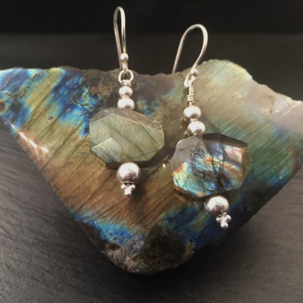 labradorite-chunk-earring-sandrakernsjewellery