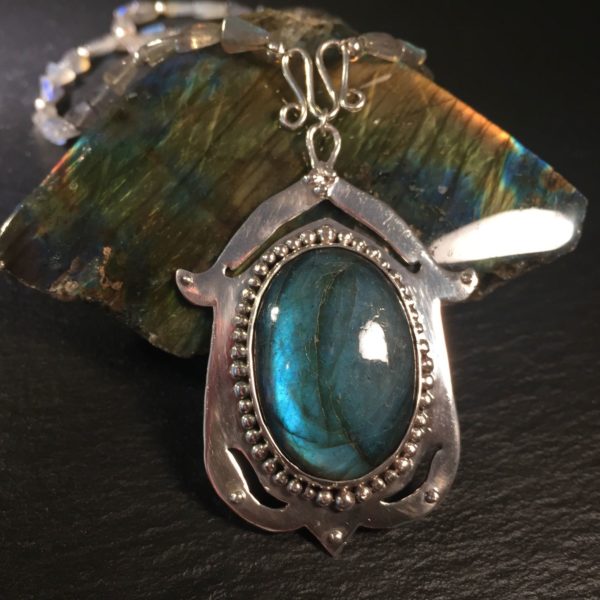 labradorite-pendant-antiqued-front-1-sandrakernsjewellery