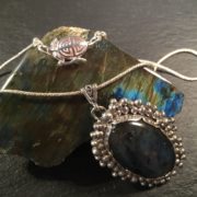 labradorite-pendant-antiqued-oval-clasp-3-sandrakernsjewellery labradorite-pendant-antiqued-oval-clasp-3-sandrakernsjewellery