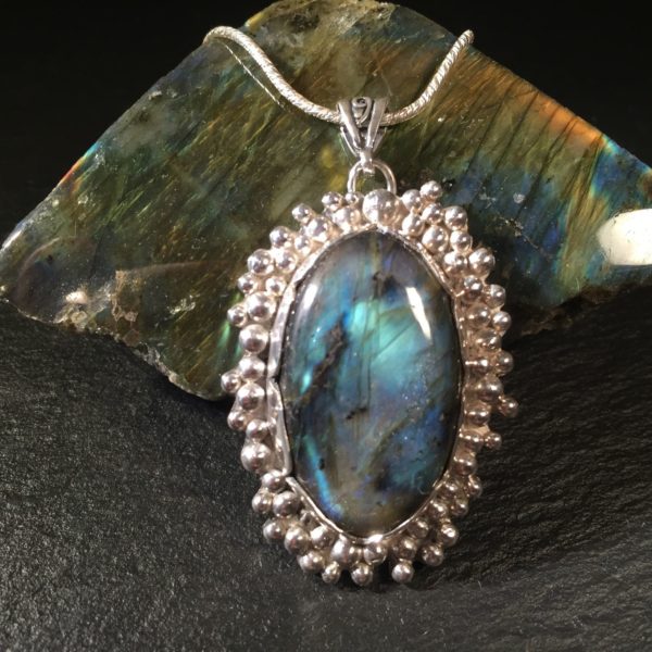 labradorite-pendant-antiqued-oval-front-1-sandrakernsjewellery labradorite-pendant-antiqued-oval-front-1-sandrakernsjewellery