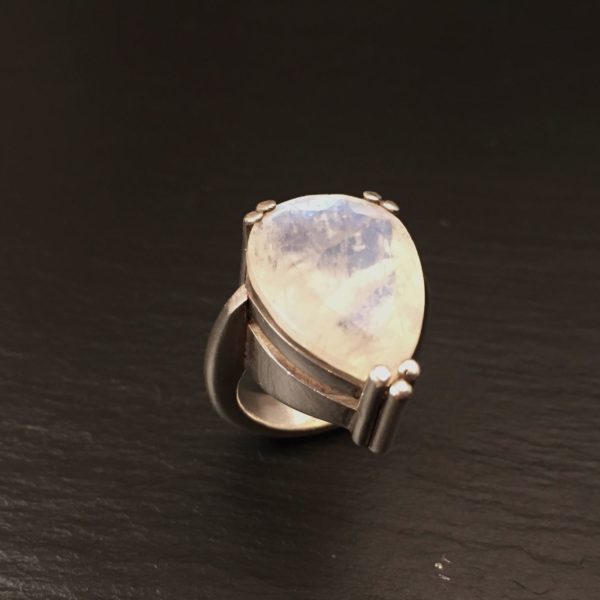 moonstone-peardrop-tip-4-sandrakernsjewellery