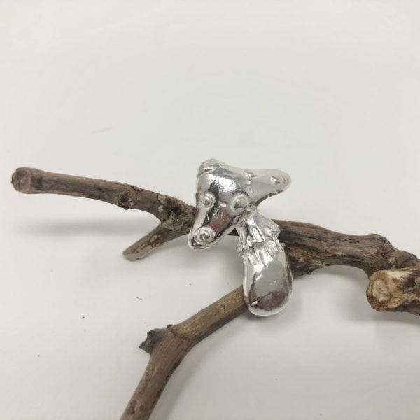 mushroom-brooch-silver-sandrakernsjewellery
