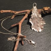 oakleaf-large-pendant-chain-back-1-sandrakernsjewellery