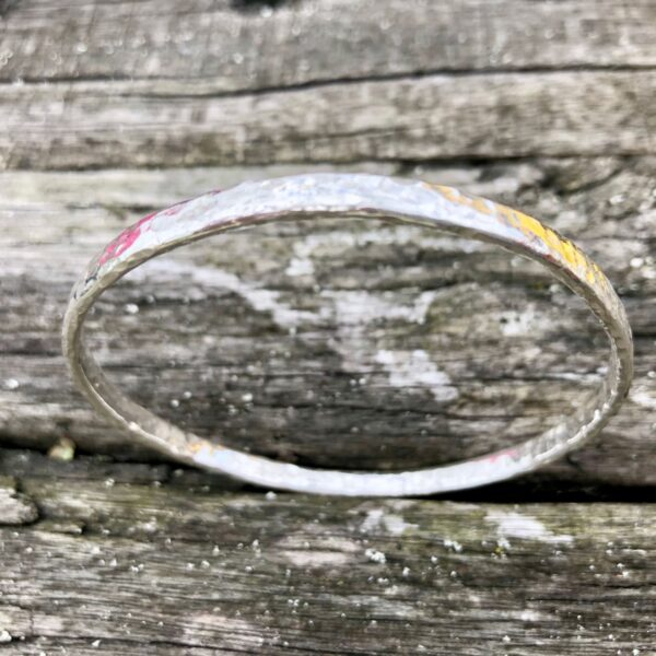 oval wire-silver-hammered-bangle-top1-sandrakernsjewellery