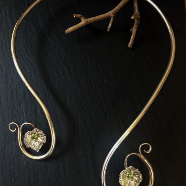 peridot-collar-silver-front-with branch-sandrakernsjewellery