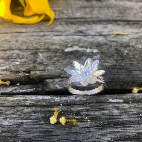 silver-flower-ring-double shank-twisted-top-sandrakernsjewellery