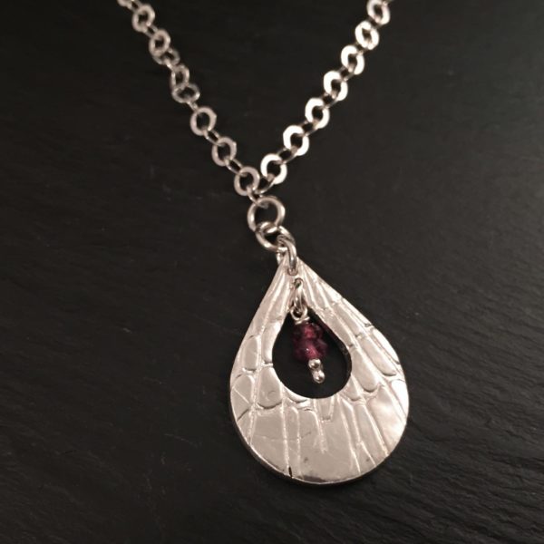 teardrop-bulb-imprint-pendant-front-sandrakernsjewellery